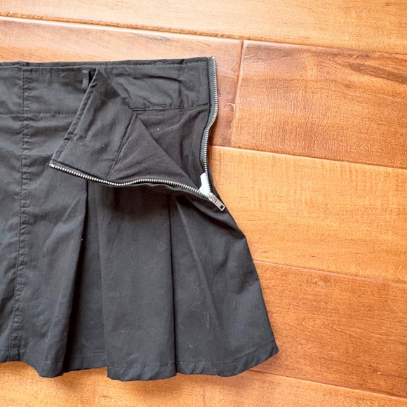 NWT Charlotte Russe Black Pleated Skort Sz S - Y2K Trendsetter - Picture 5 of 13